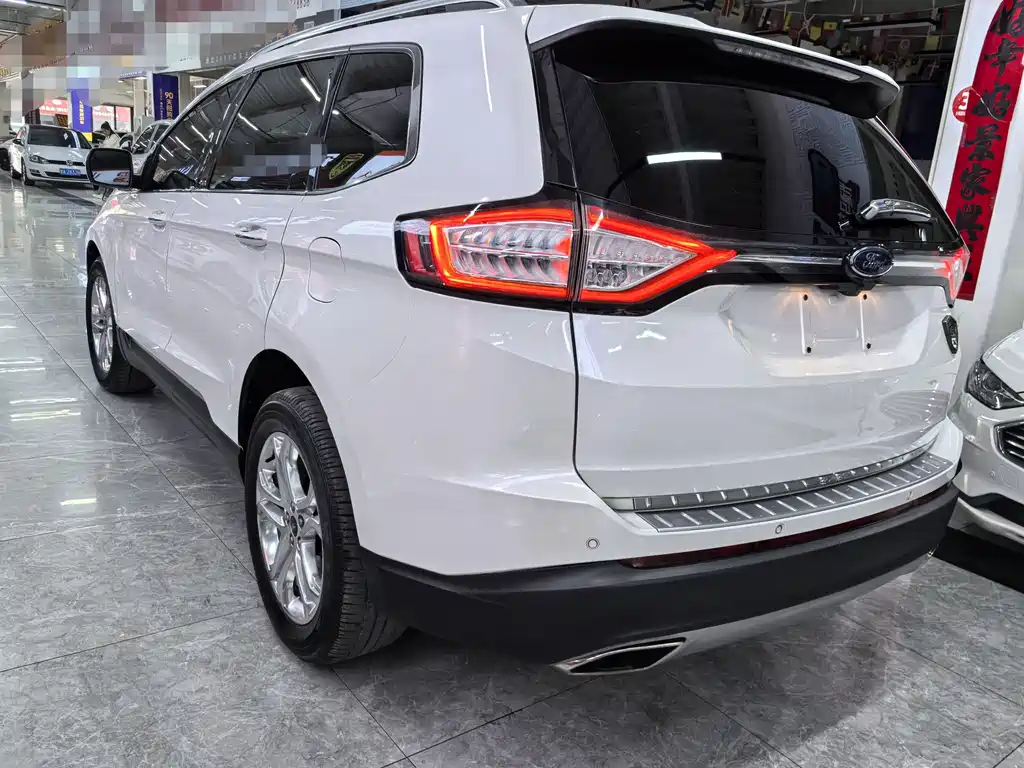 Edge EcoBoost 245 2 WD Grand Sharp 7-seat