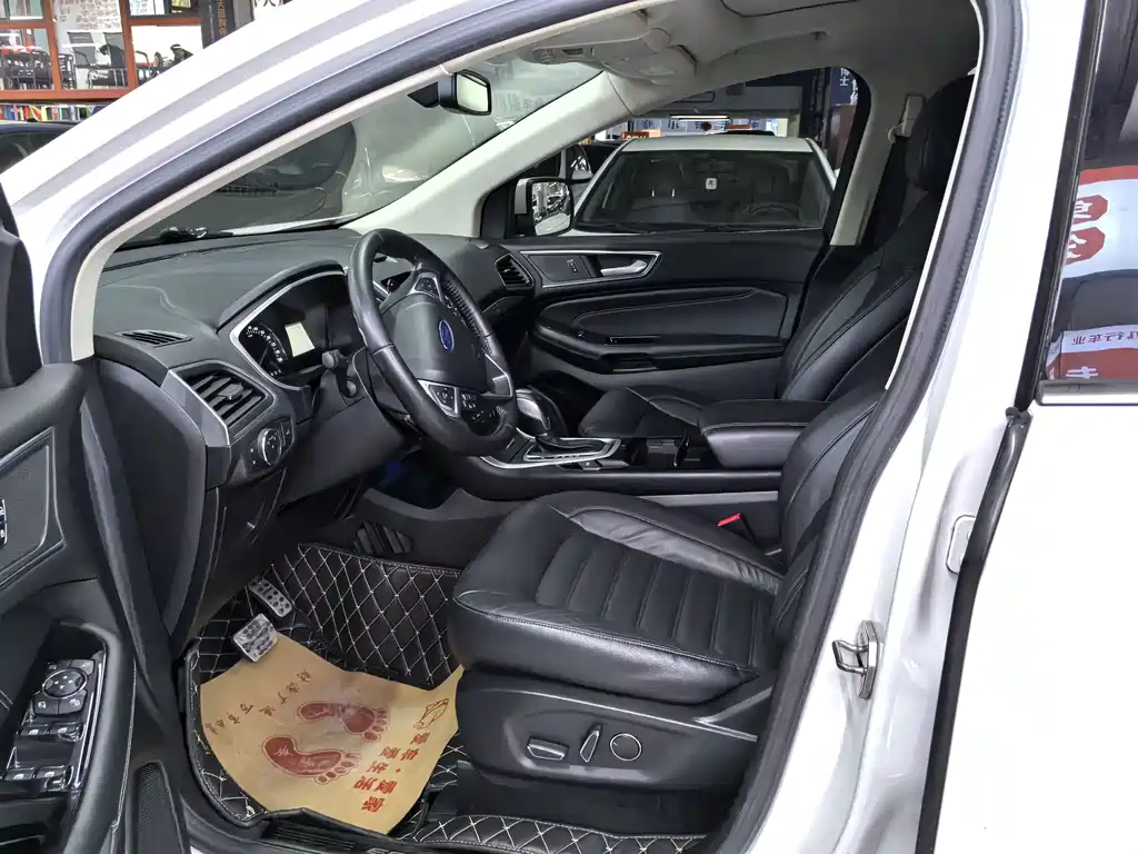 Edge EcoBoost 245 2 WD Grand Sharp 7-seat