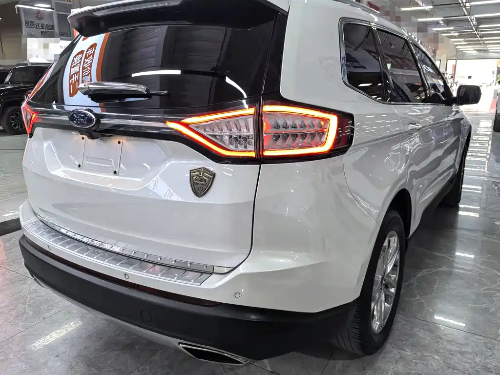 Edge EcoBoost 245 2 WD Grand Sharp 7-seat