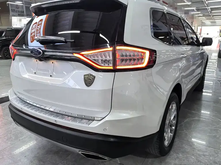 Ford Edge EcoBoost 245 2 WD Grand Sharp 7-seat