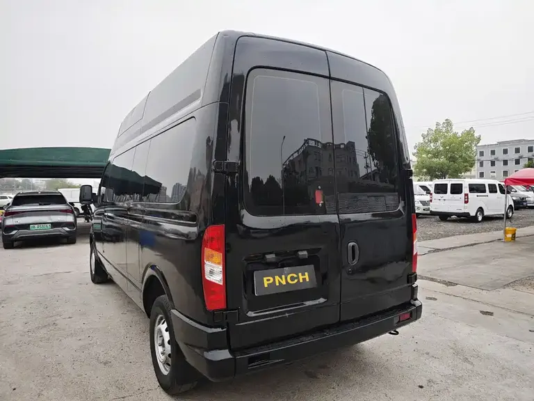 Maxus Xintu V80 新途V80 2019款 2.0 T Plus AMT傲运通长轴中顶7座
