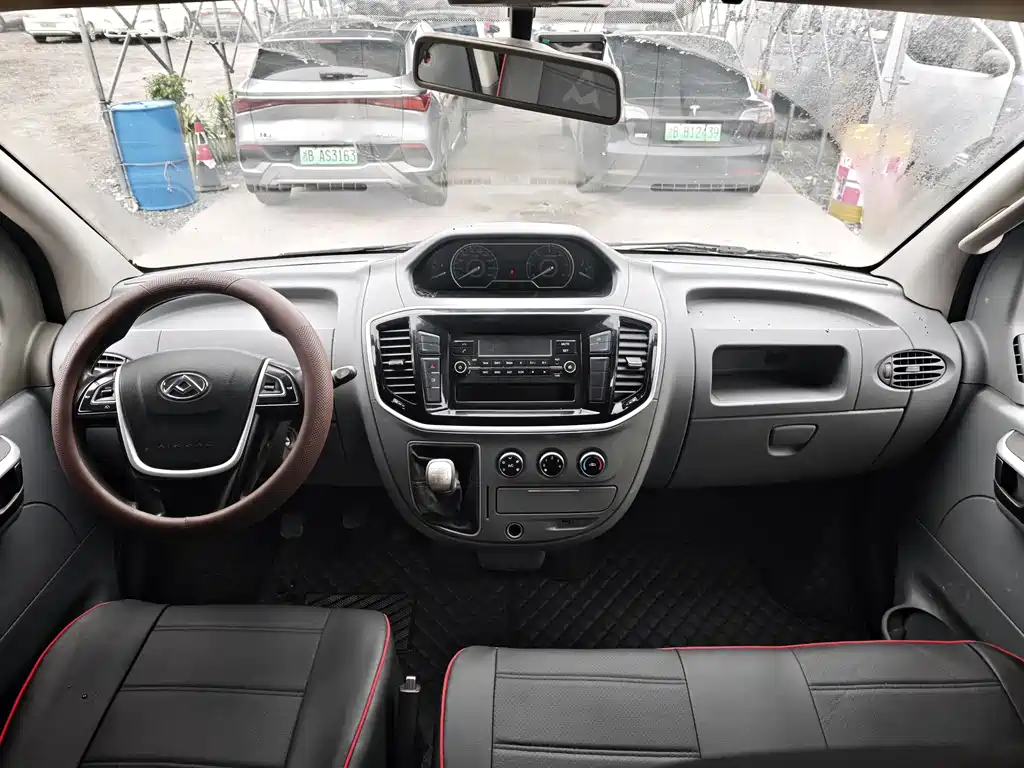 Xintu V80 新途V80 2019款 2.0 T Plus AMT傲运通长轴中顶7座