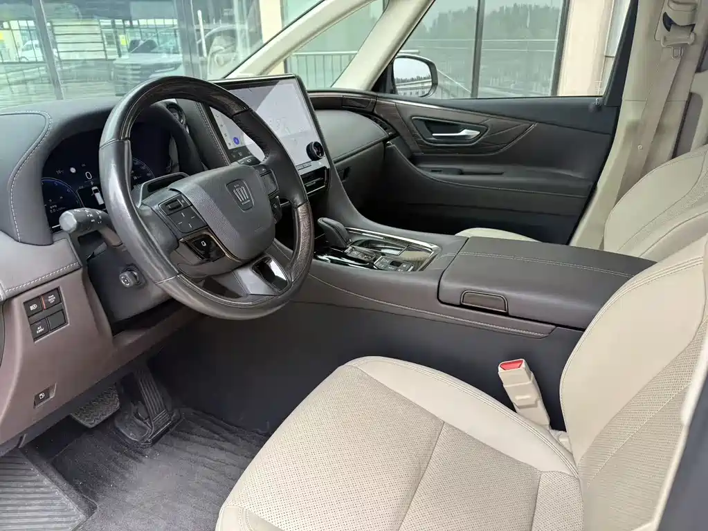 Vellfire Crown Dual Engine 2.5 L Supreme Executive