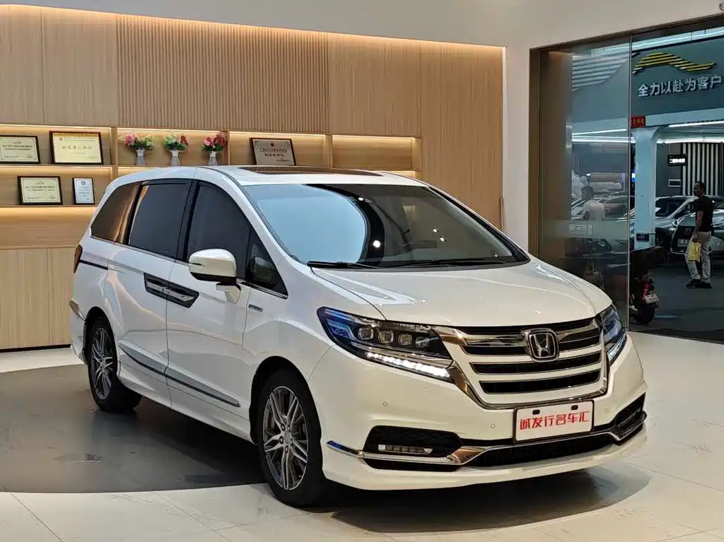 Elysion 2.0 L Hybrid Luxury