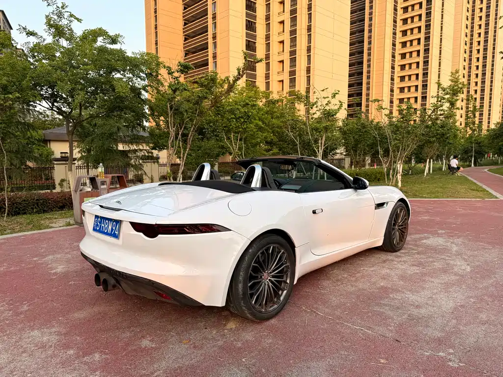 Jaguar F-TYPE 3.0 SC Convertible