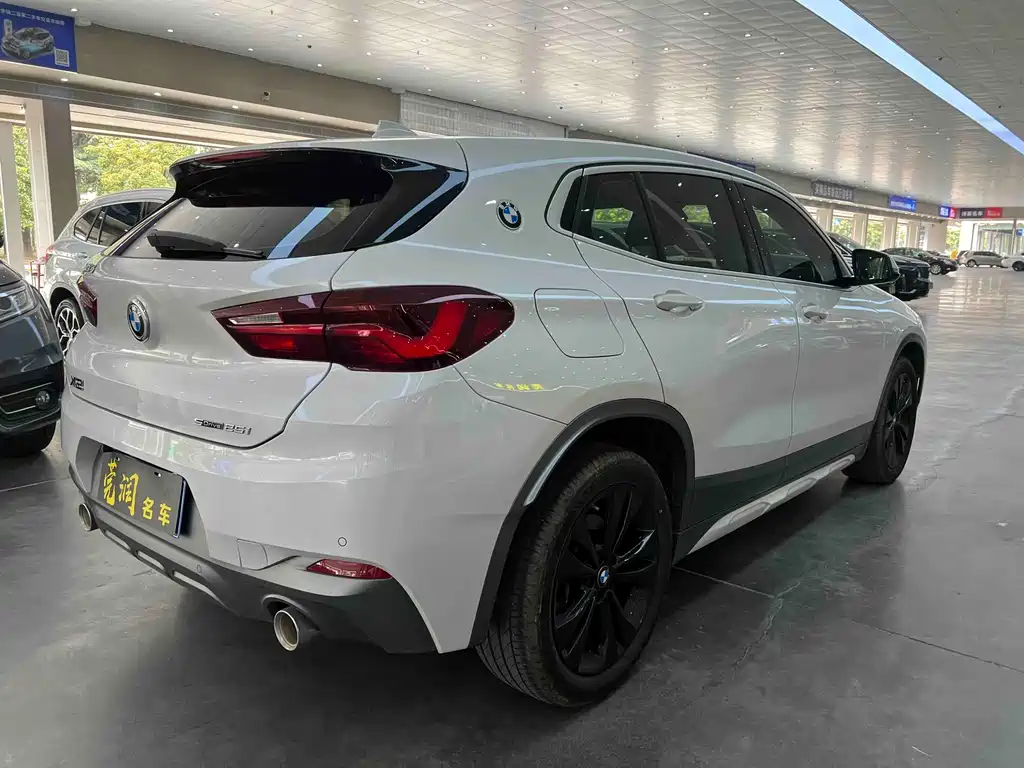 BMW X2 sDrive25 i M Offroad Package