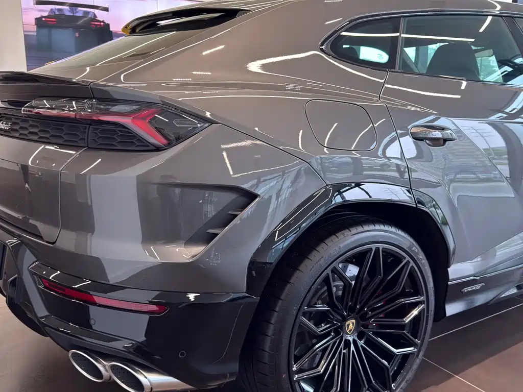 Urus SE 4.0 T Standard