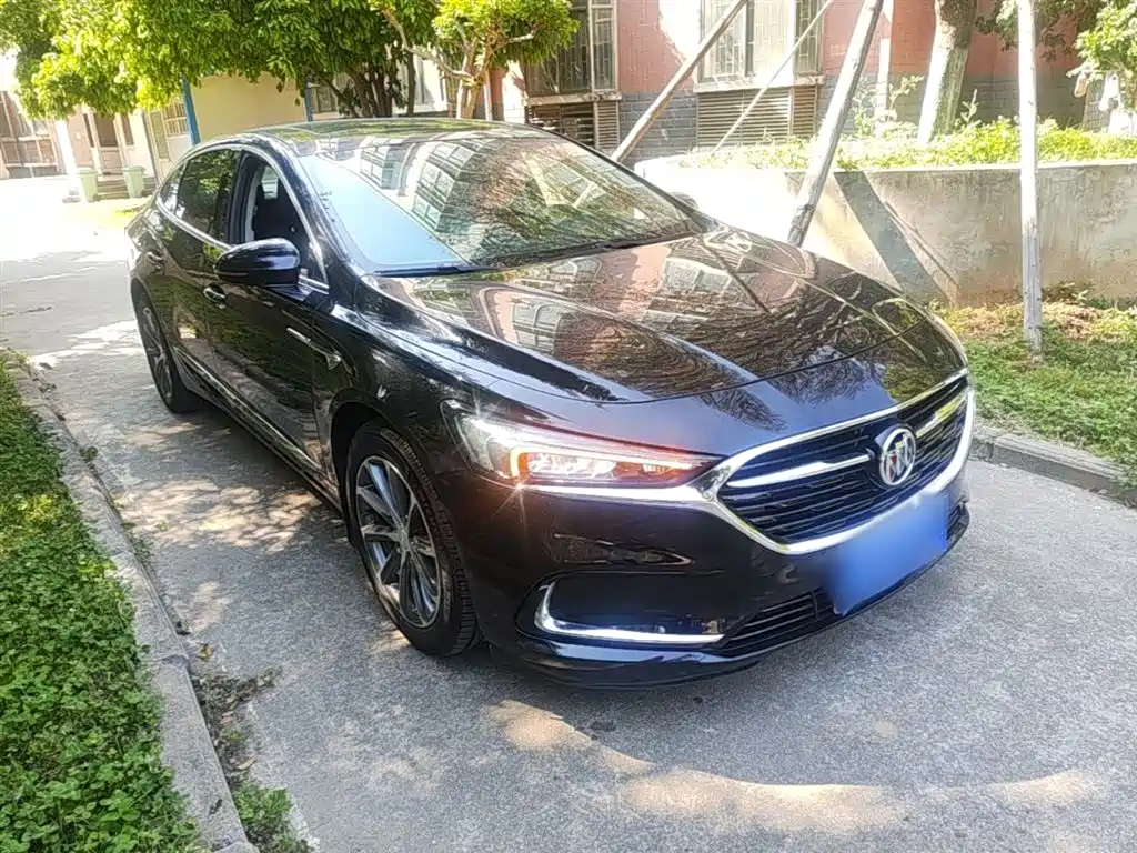 LaCrosse 652 T Luxury