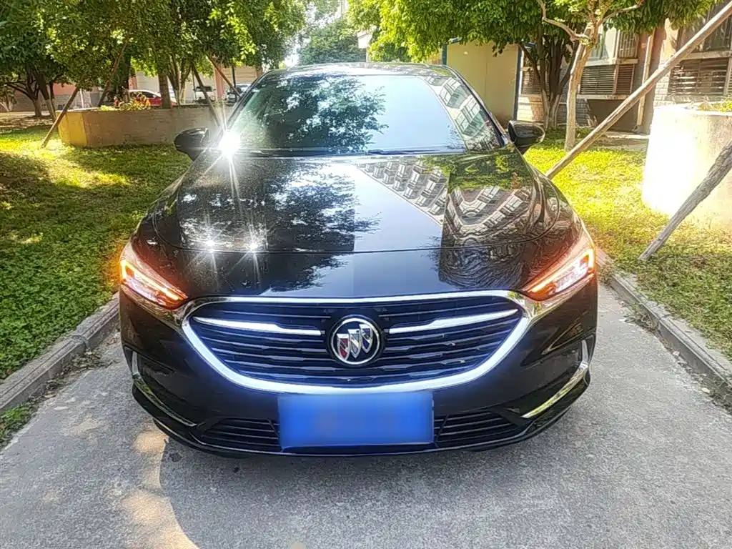 LaCrosse 652 T Luxury