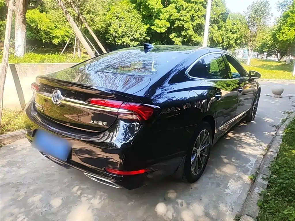 LaCrosse 652 T Luxury