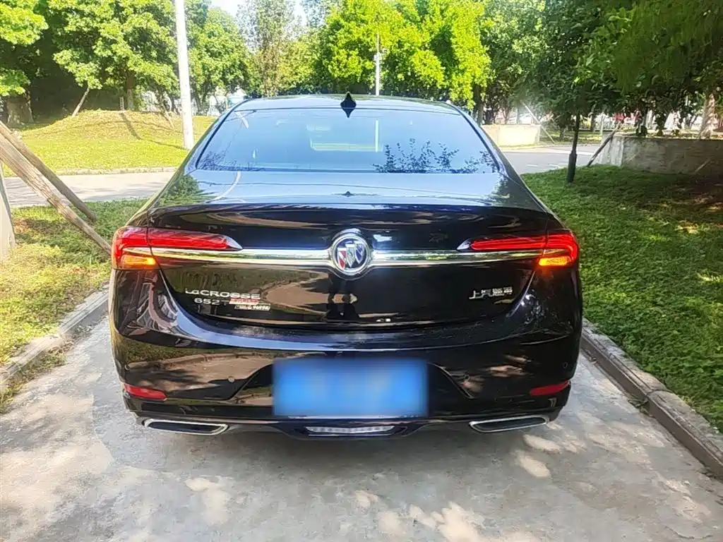 LaCrosse 652 T Luxury