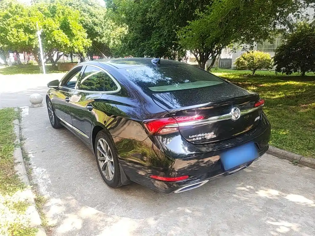LaCrosse 652 T Luxury