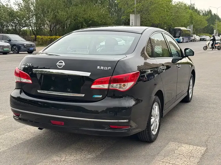 Nissan Sylphy 轩逸 2016款 经典 1.6 XL 手动豪华版