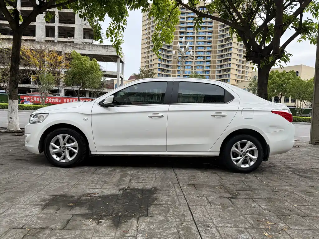 Elysee 1.6 L Manual Fashion