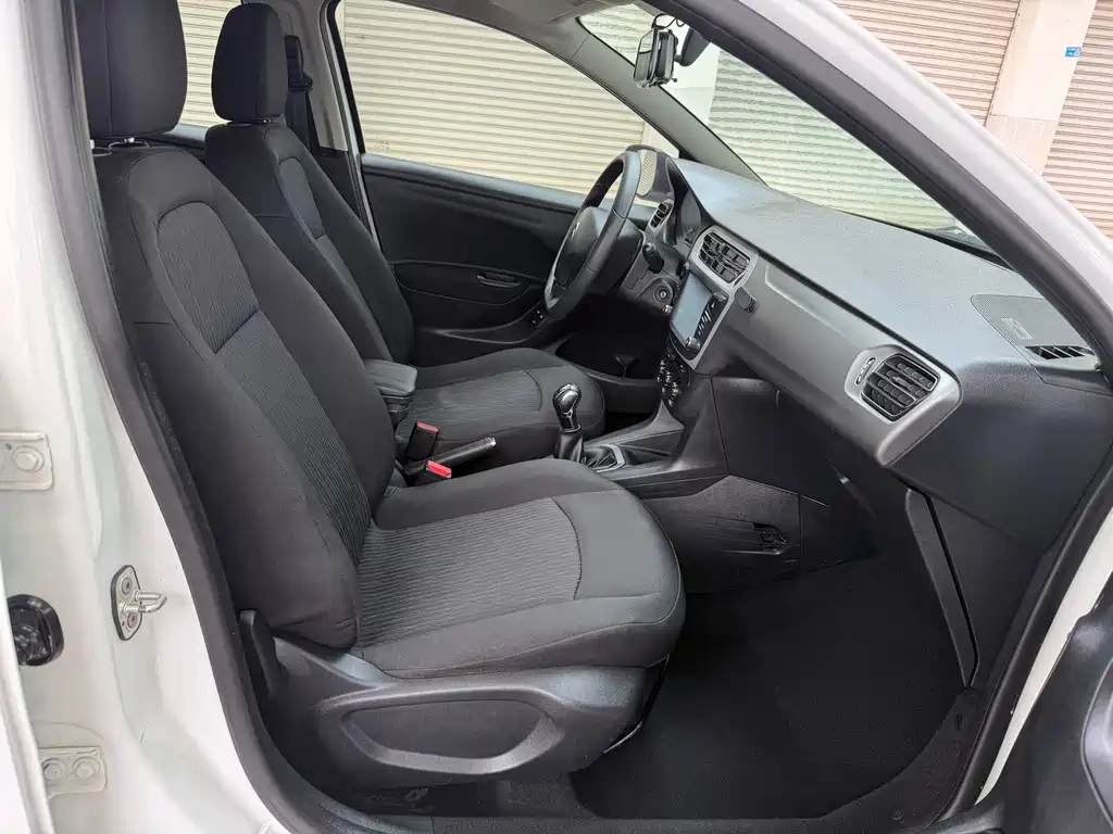 Elysee 1.6 L Manual Fashion