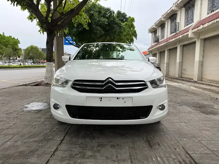 Citroën Elysee 1.6 L Manual Fashion