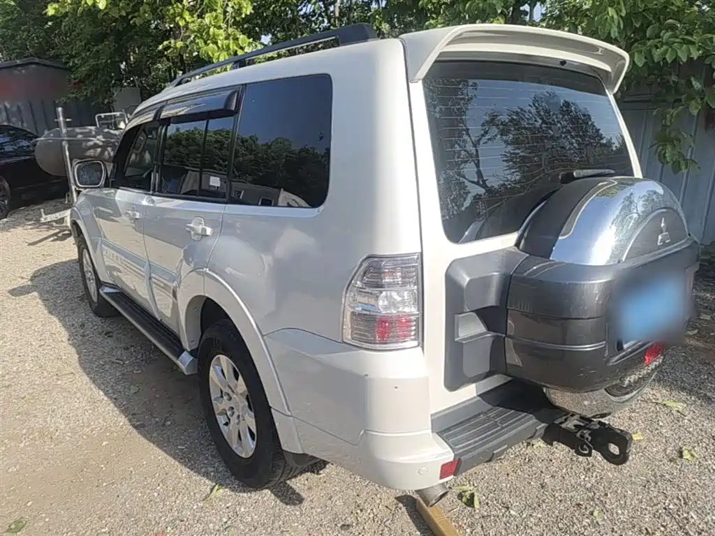 Pajero (Import) 3.0 L Auto Standard CN-V