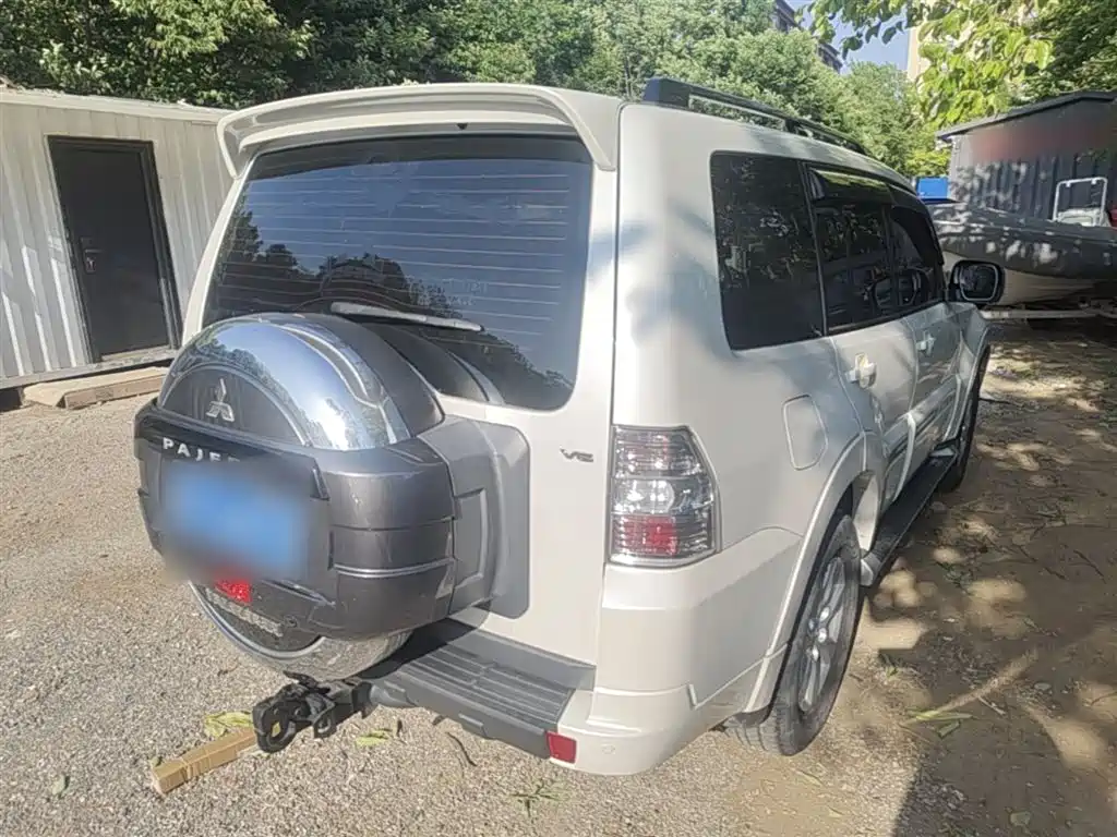Pajero (Import) 3.0 L Auto Standard CN-V