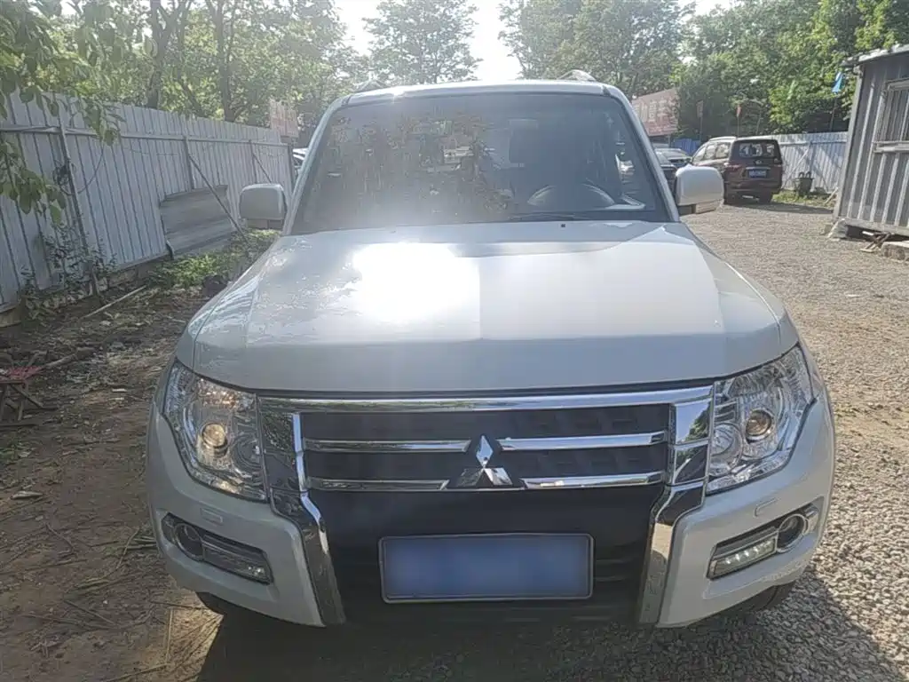 Pajero (Import) 3.0 L Auto Standard CN-V