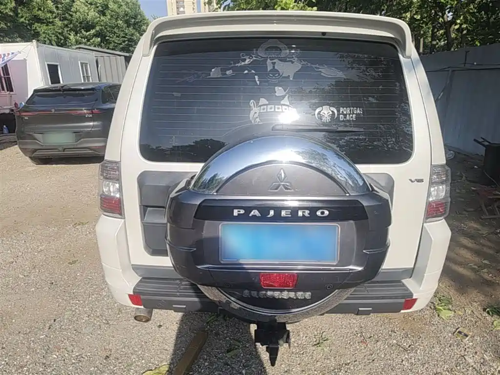 Pajero (Import) 3.0 L Auto Standard CN-V