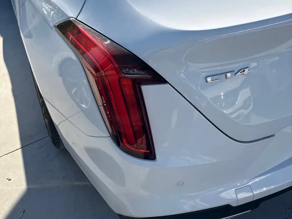 Cadillac CT4 28 T Luxury