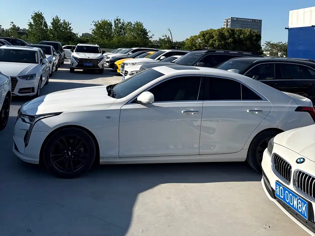 Cadillac CT4 28 T Luxury