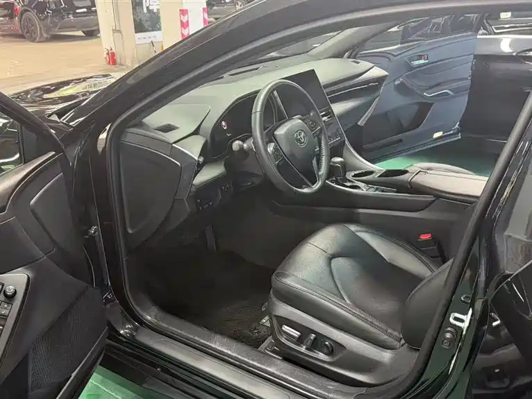 Avalon 2.5 L Luxury