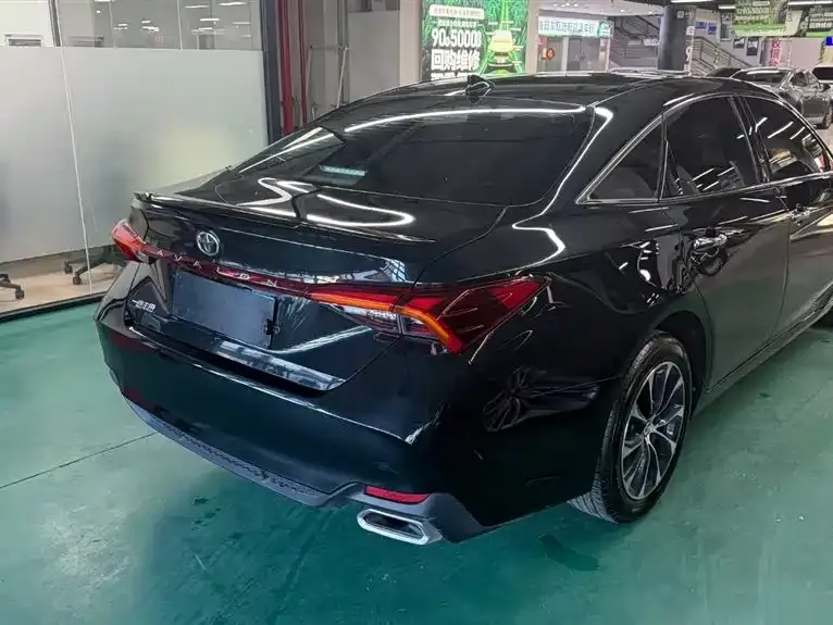 Toyota Avalon 2.5 L Luxury