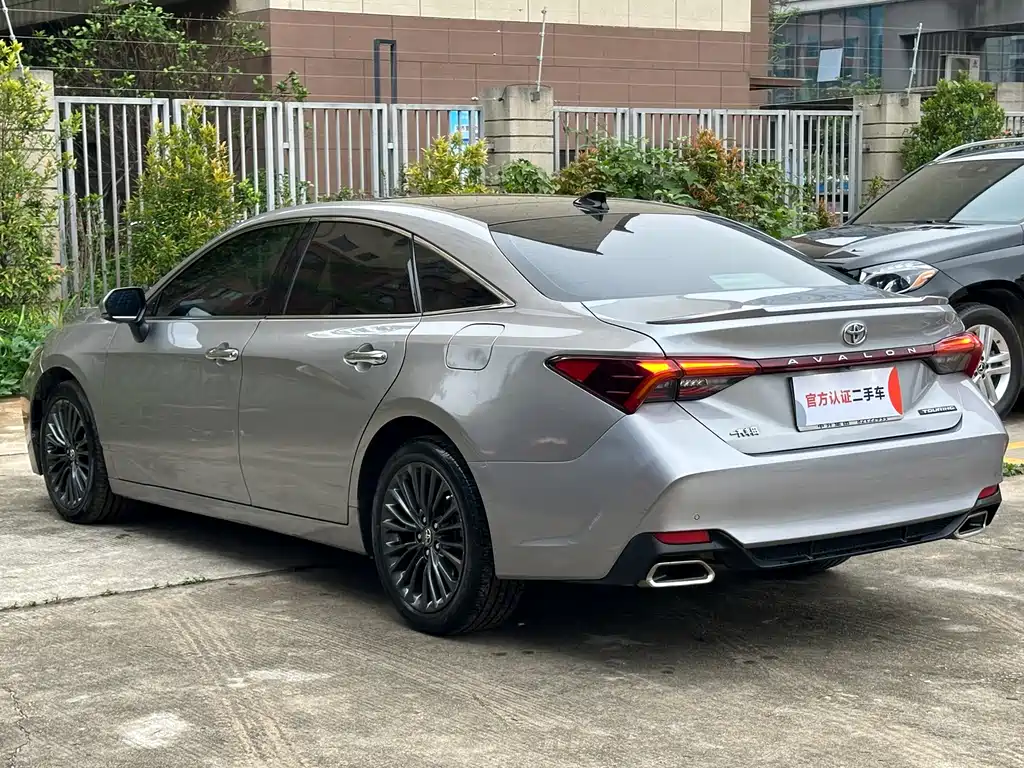 Avalon 2.5 L Touring Distinguished CN-VI