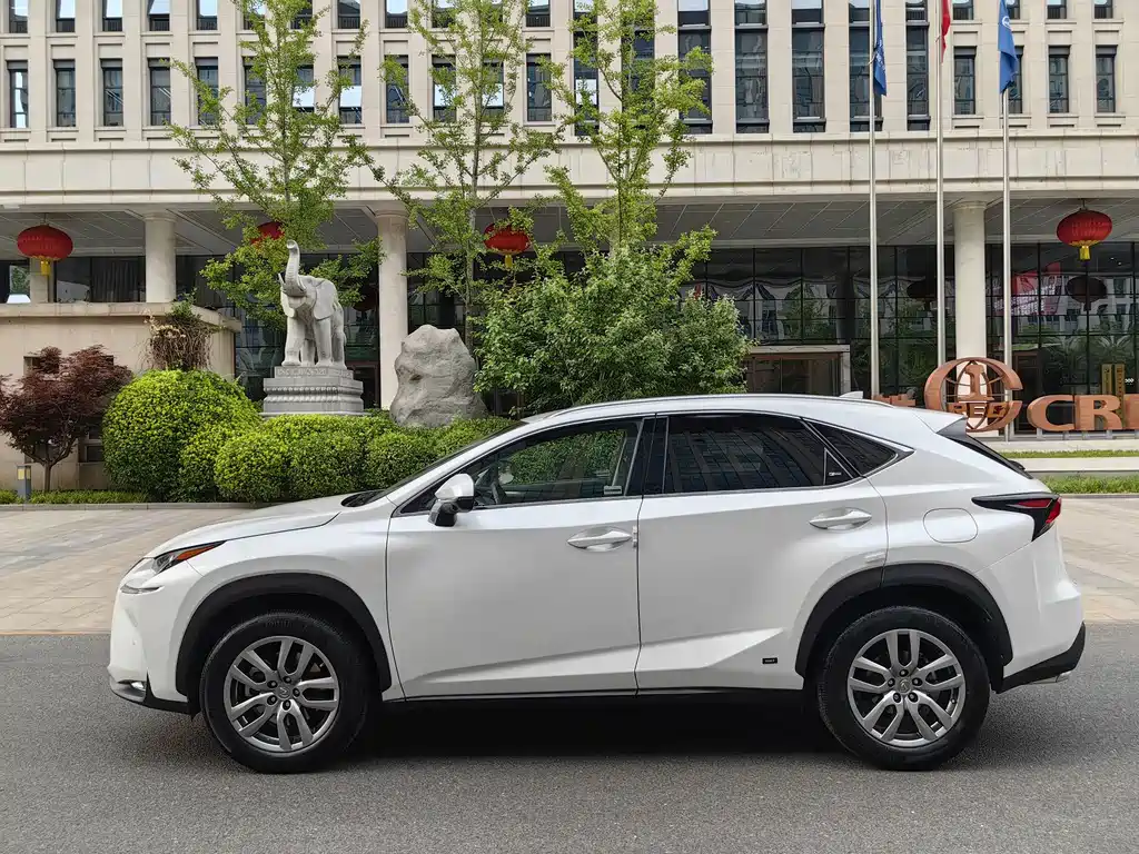 Lexus NX 200 t AWD Sharp Style