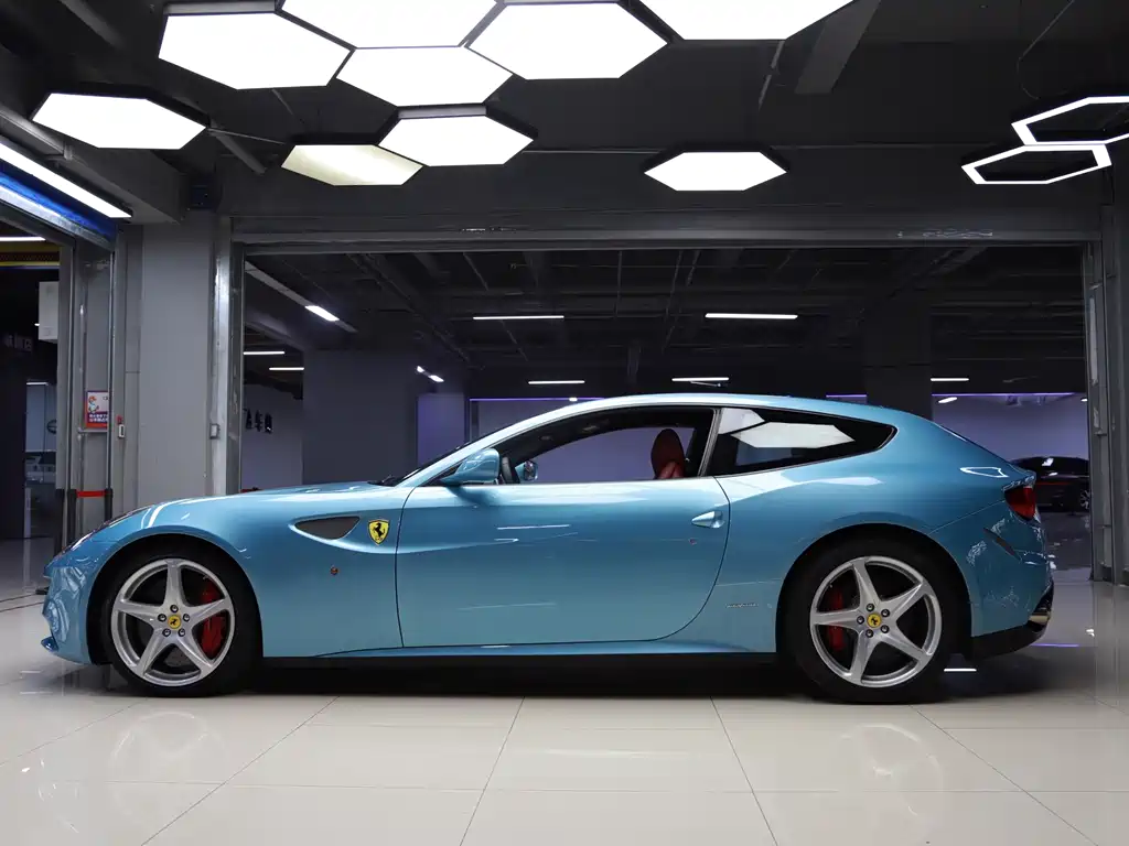 Ferrari FF 6.3 L V12