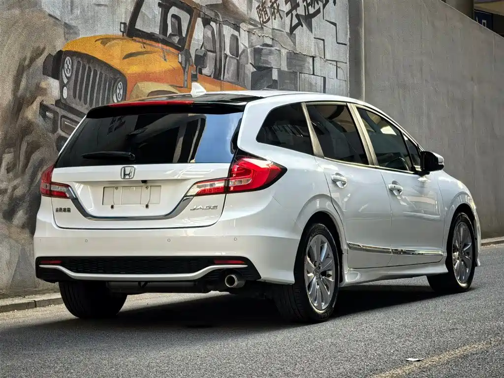 Jade 1.8 L Auto Comfort 5-seat