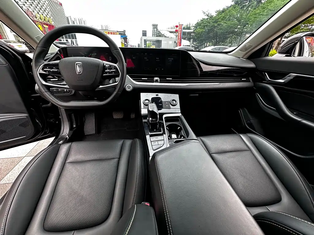 Besturn B70 3 rd Gen 1.5 T Auto Pleasure 70 Anniversary