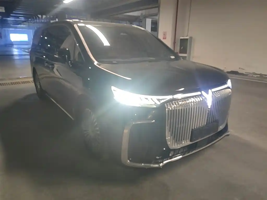 Voyah Dreamer PHEV 4 WD Flagship Kunpeng