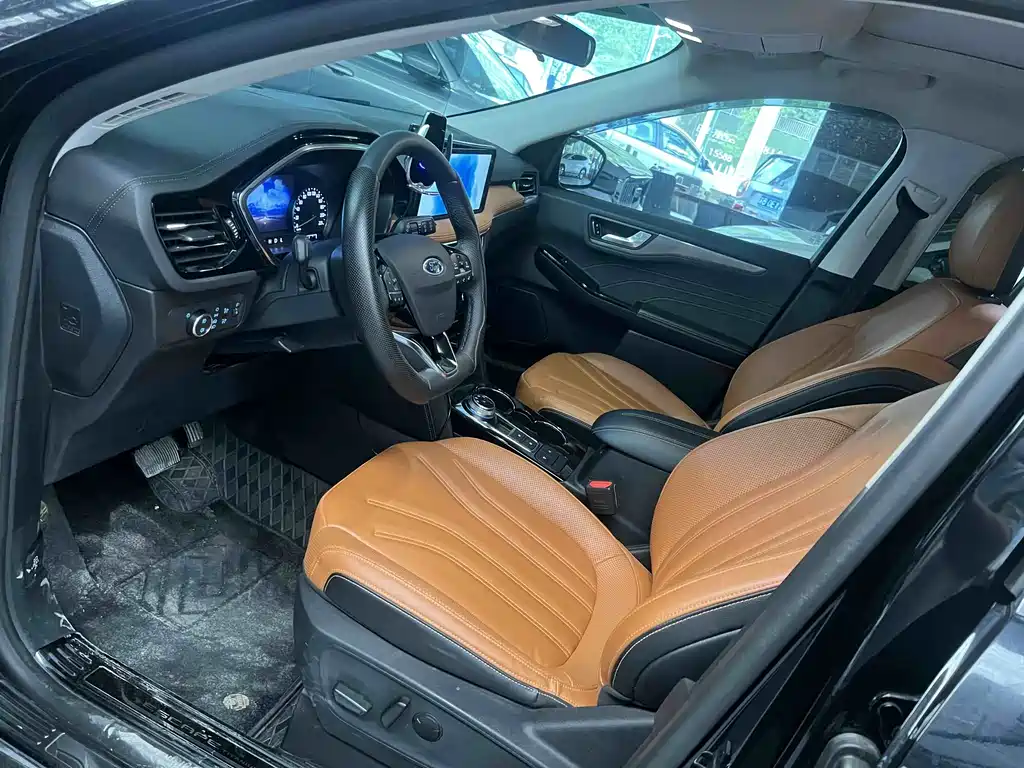 Escape EcoBoost 245 2 WD Shine Enjoyment