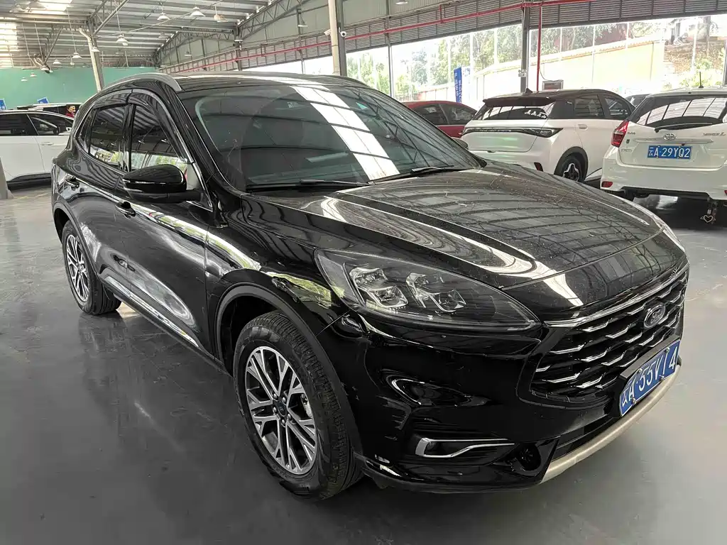 Escape EcoBoost 245 2 WD Shine Enjoyment
