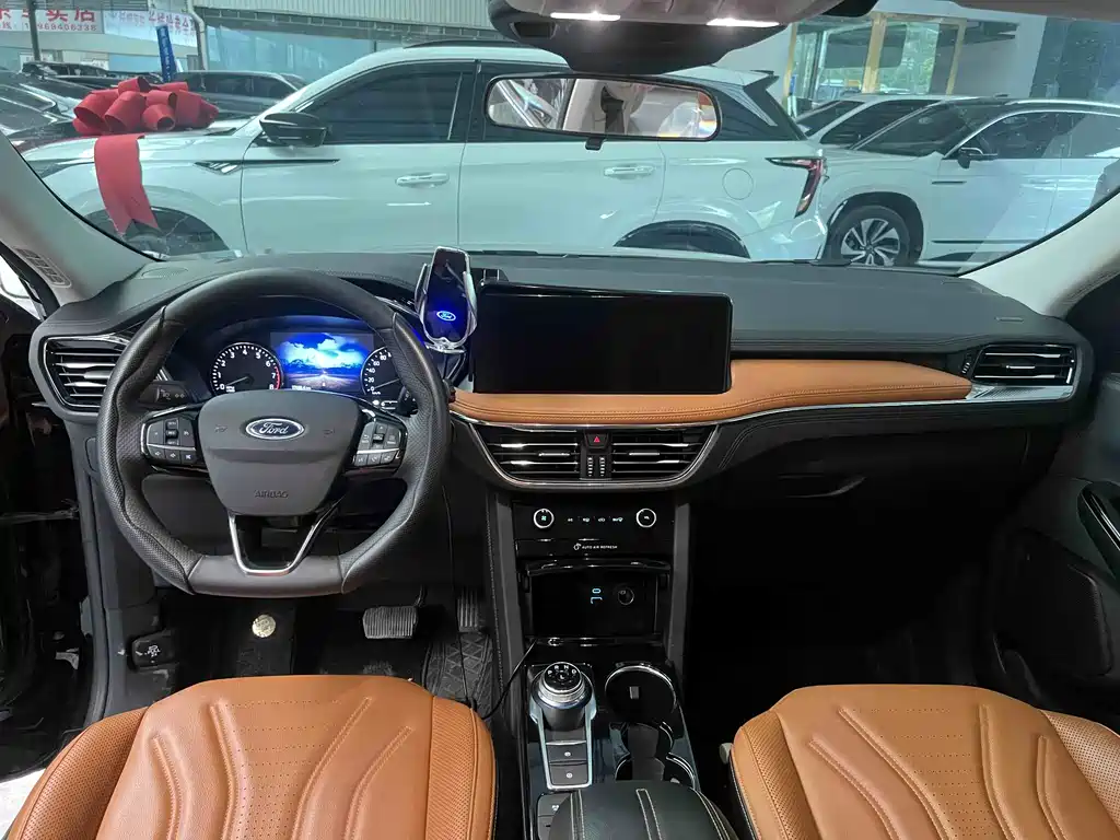 Escape EcoBoost 245 2 WD Shine Enjoyment