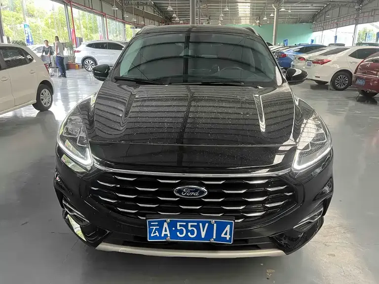 Ford Escape EcoBoost 245 2 WD Shine Enjoyment