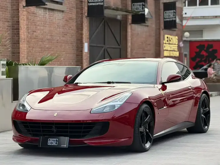 Ferrari GTC4 Lusso 3.9 T V8