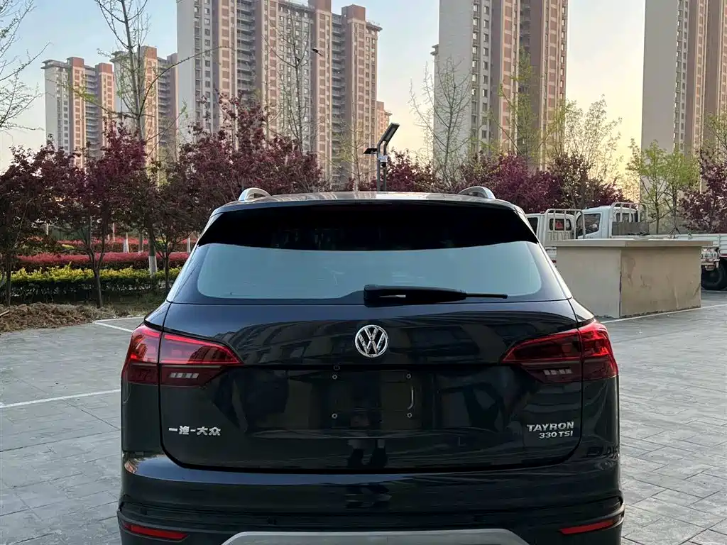 Tayron 330 TSI 2 WD Luxury CN-V