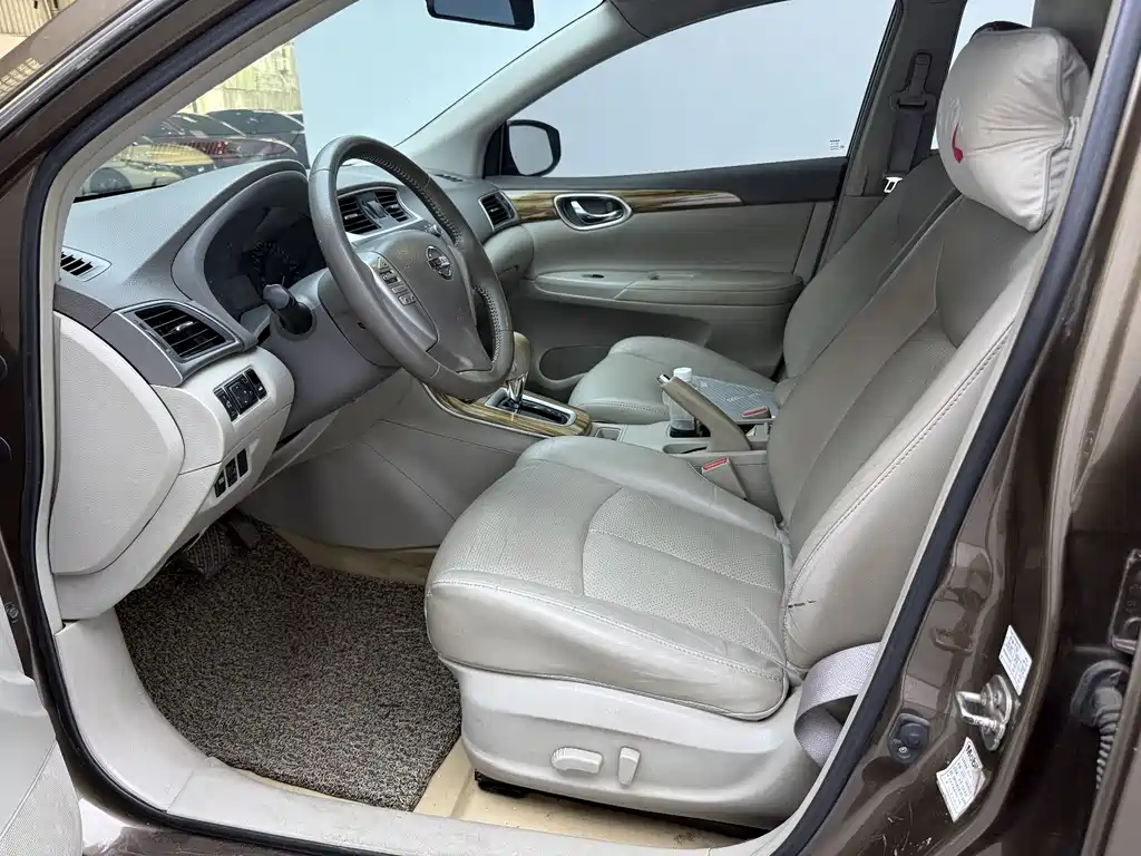 Sylphy 1.6 XV CVT Premium