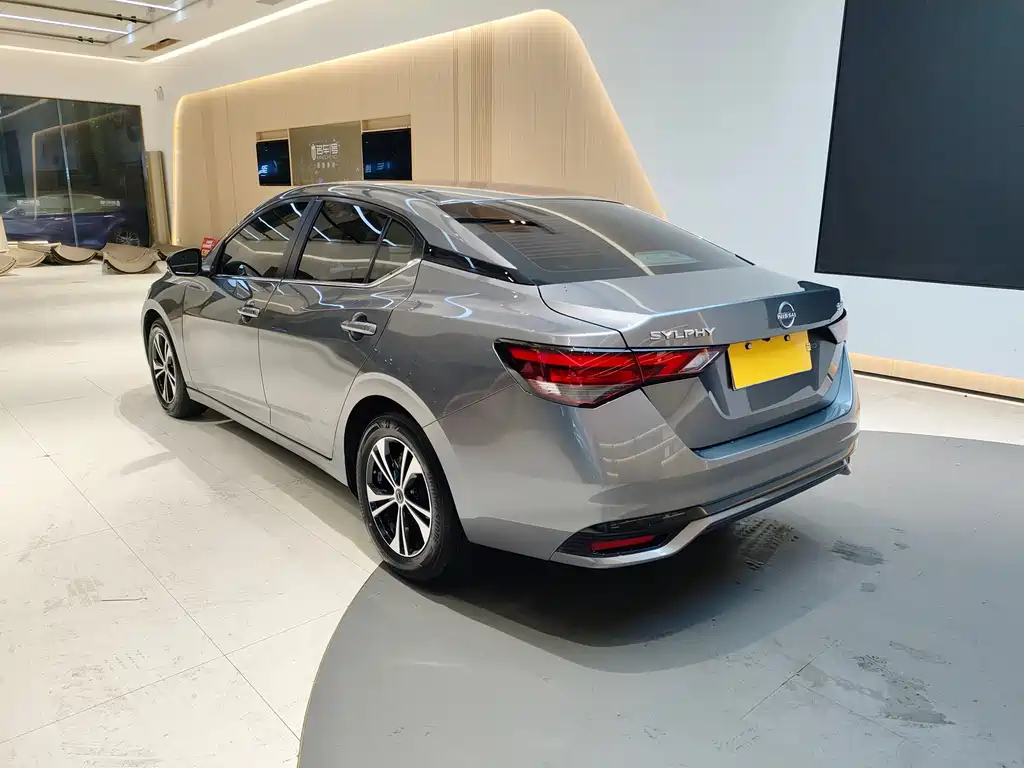 Sylphy Facelift 1.6 L CVT Joy