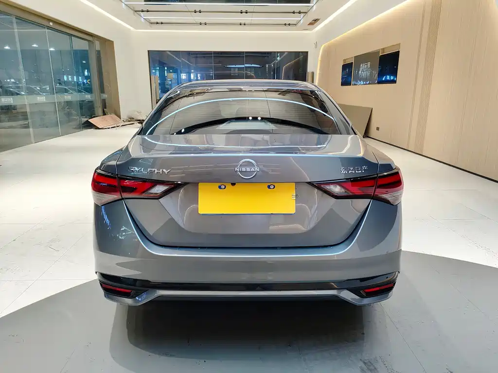 Sylphy Facelift 1.6 L CVT Joy