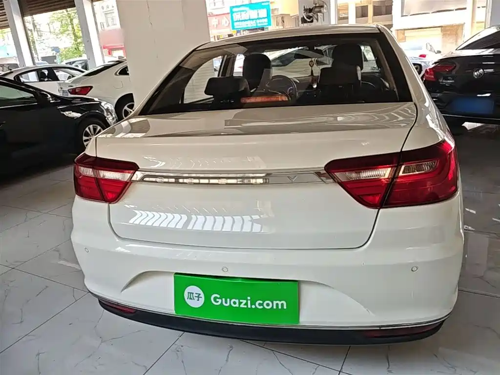 Vision 1.5 L Manual Happy