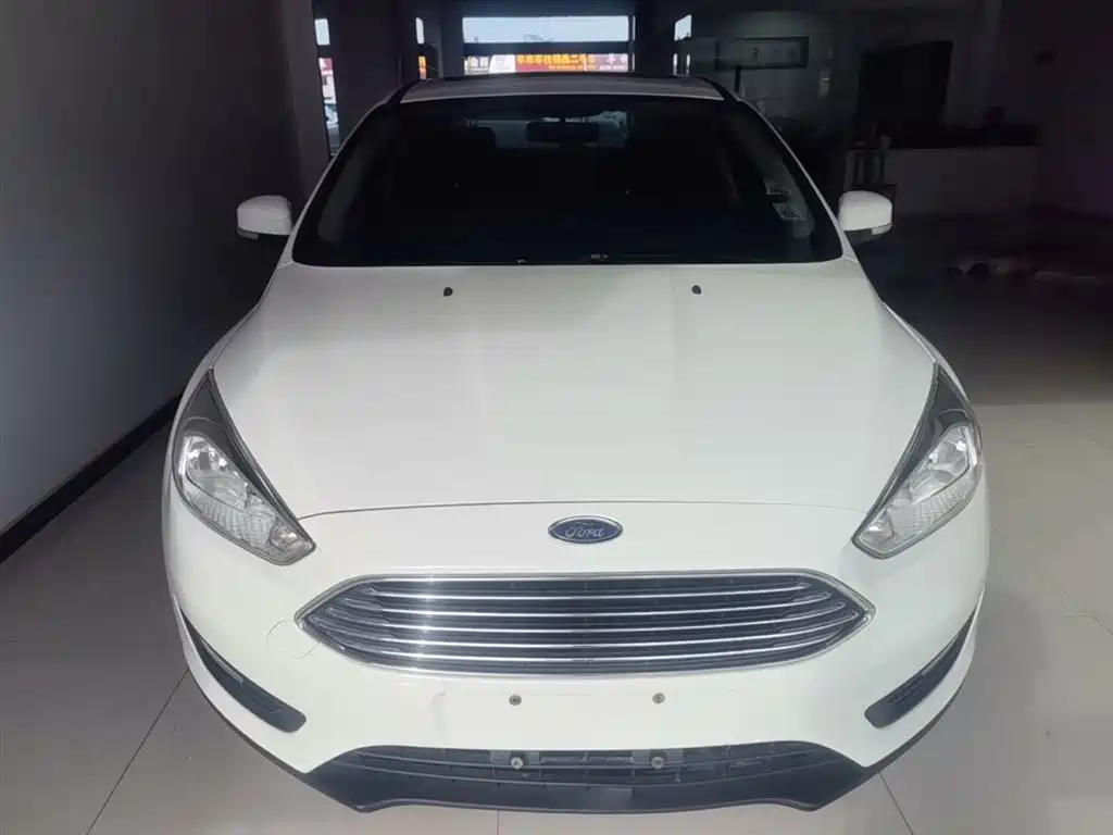 Focus Sedan Classic 1.6 L Auto Style Smart Travel