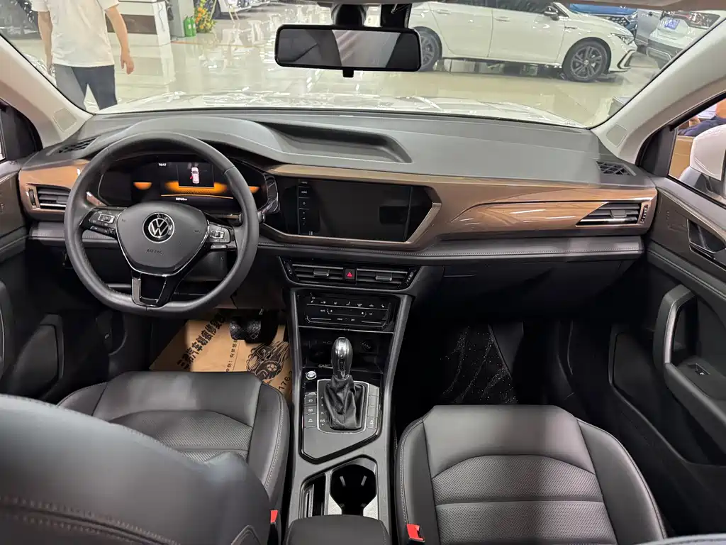Tharu 280 TSI 2 WD Luxury