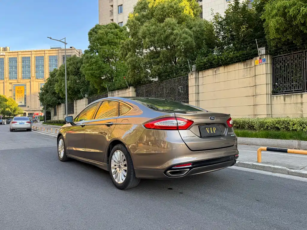 Mondeo 2.0 L GTDi200 Luxury