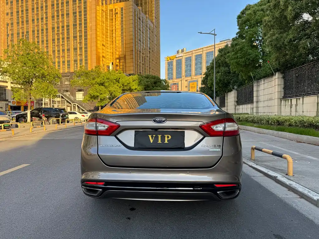 Mondeo 2.0 L GTDi200 Luxury