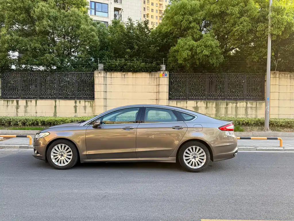 Mondeo 2.0 L GTDi200 Luxury
