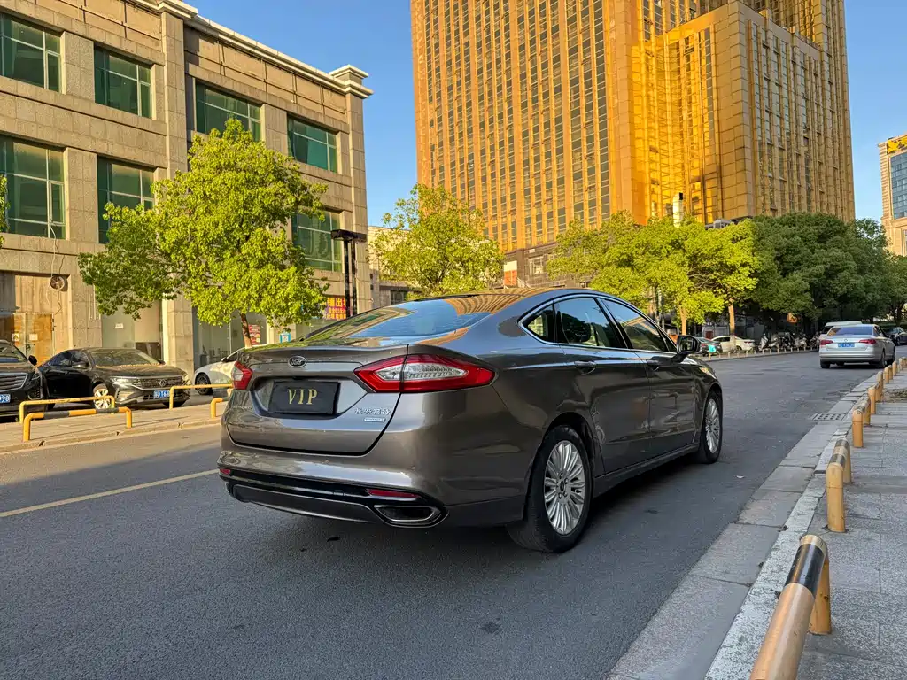 Mondeo 2.0 L GTDi200 Luxury